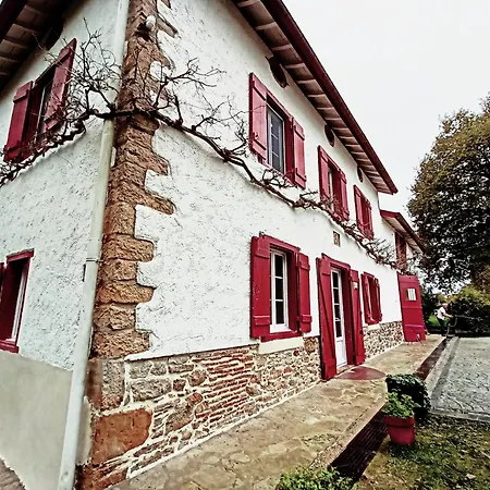 Maison Labourdasse Guest house *