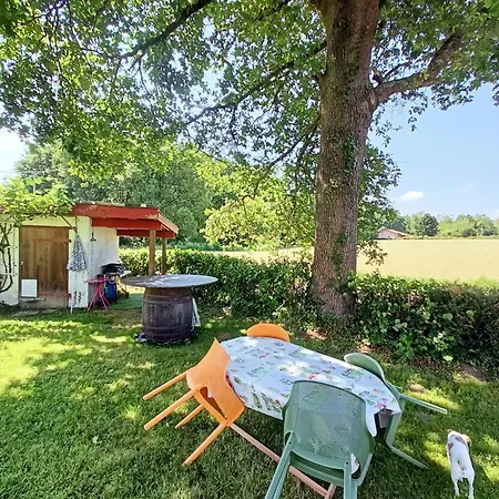 Maison Labourdasse בית הארחה 3*